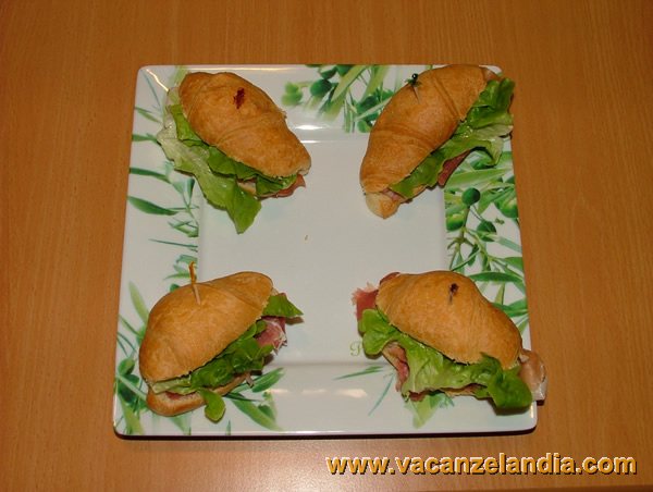 cornetti_prosciutto_crudo_san_daniele_lattughella