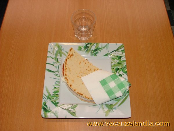 piadina_prosciutto_parma_mozzarella