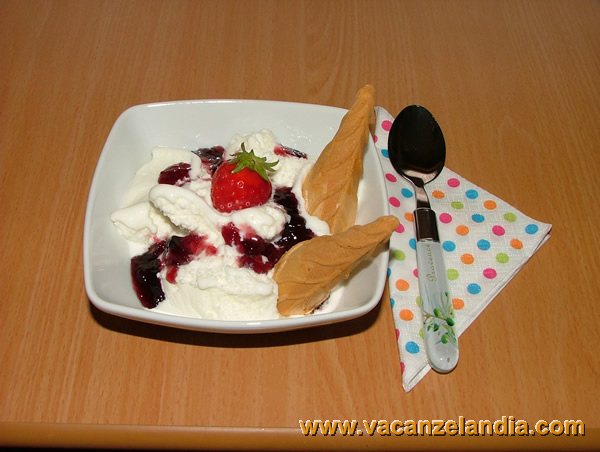 gelato_fiordilatte_gelatina_lambrusco_mantovano_fragola