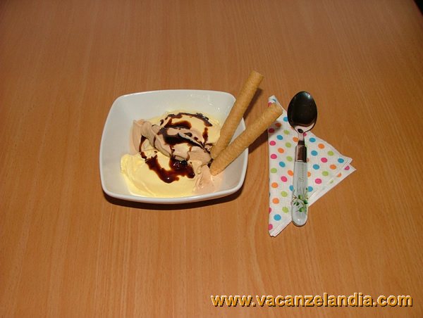 gelato_nocciola_crema_aceto_balsamico