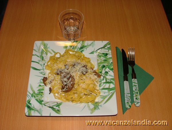 tagliatelle_funghi_formaggio_fossa