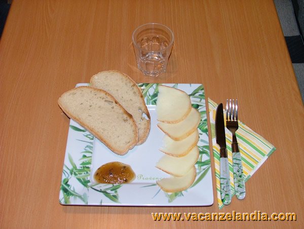 pecorino_val_Orcia_confettura_pere_timo_pepe