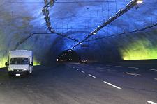 Laerdals tunnel lungo 24 km