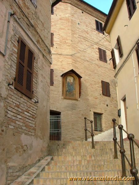 04 - Marche - Corridonia - scorcio