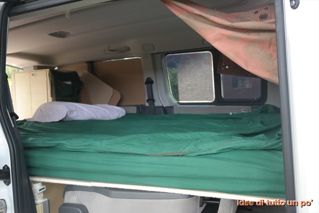 attrezzatura allestimento tenda letto emergenza