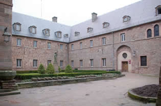 Monastero Mont Saint Odile cortile interno