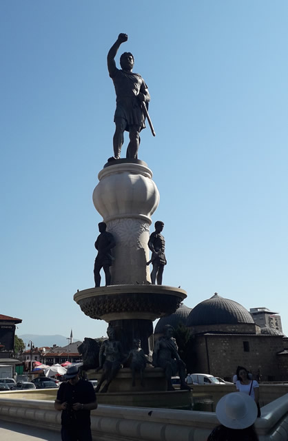 Skopje statua 640s