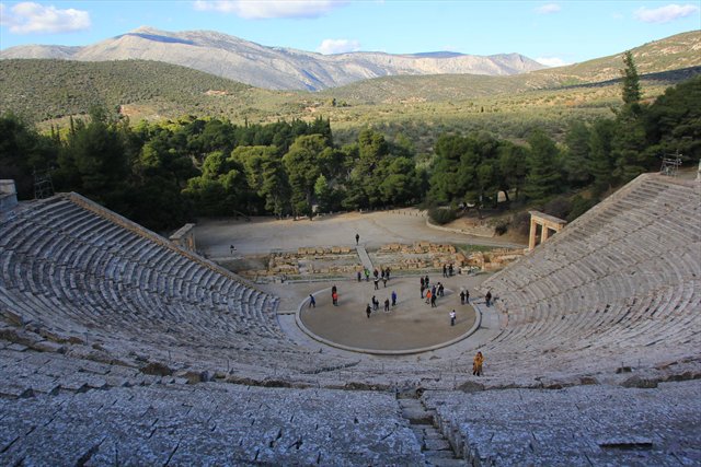 grecia epiaduro teatro