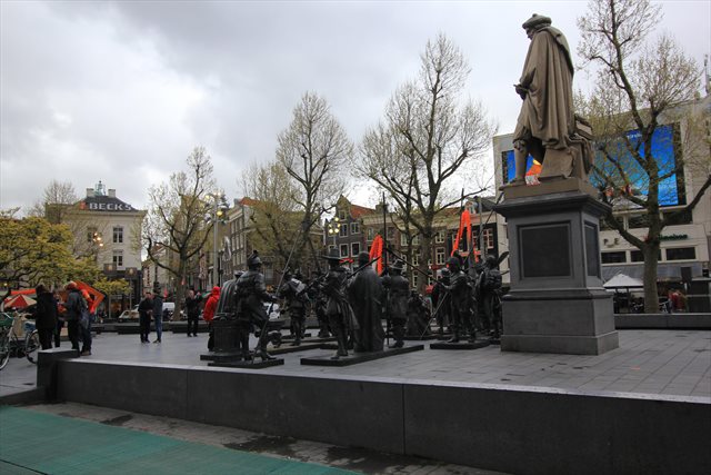 amsterdam statua Rembrandt