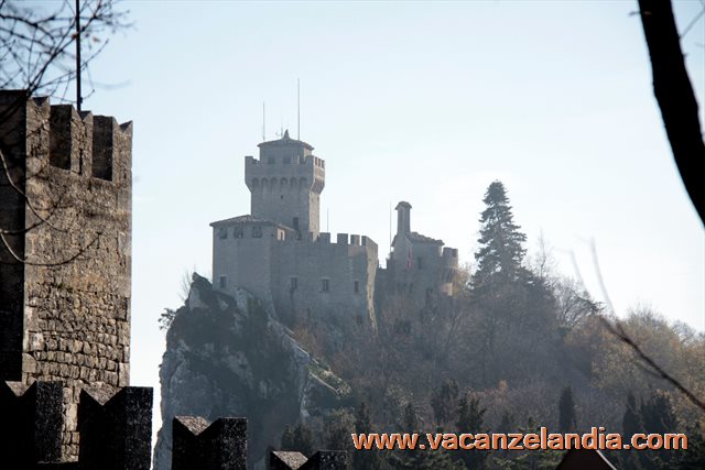 18 Repubblica di San Marino sguardo verso Torre Cesta o Fratta