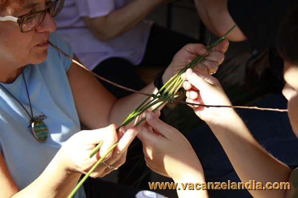 marche_cantiano_raduno_camping_ginestre_catria_corso_intrecciatura_cestini_realizzazione_barchette_9