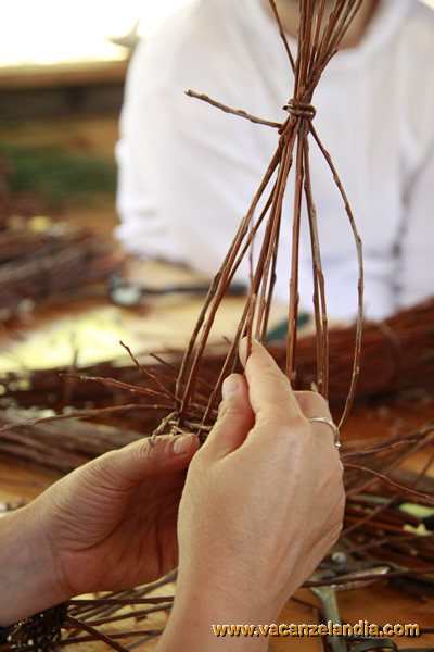 marche_cantiano_raduno_camping_ginestre_catria_corso_intrecciatura_cestini_realizzazione_cesti_12