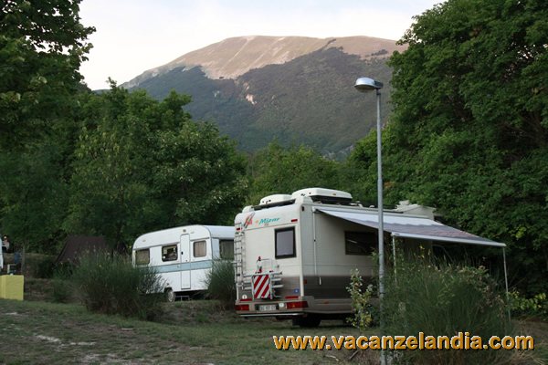 marche_cantiano_raduno_camping_ginestre_catria_scorcio_17