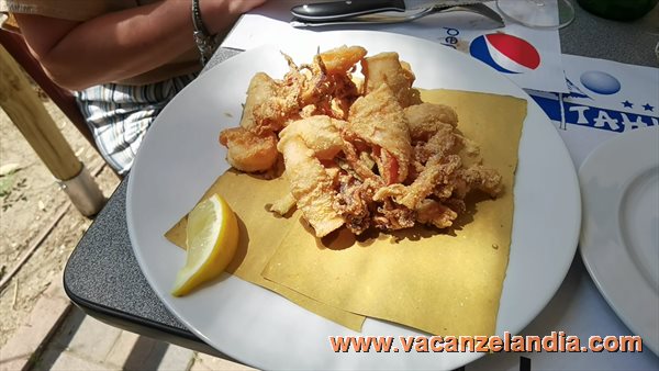 ristorante moorea camping tahiti gran fritto pesce 01