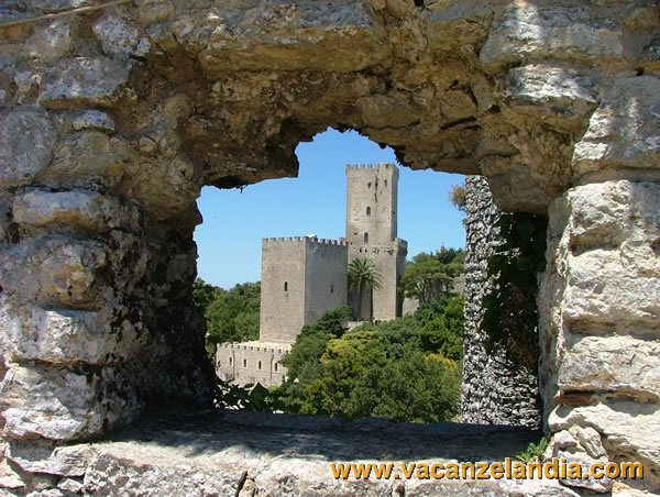 122   sicilia   erice   scorcio castello