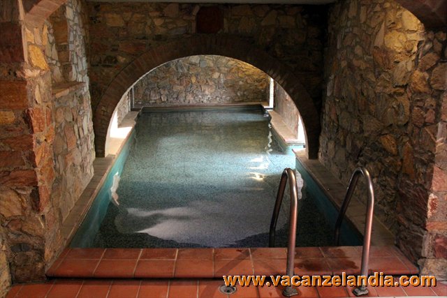187   Toscana   Val di Cornia   Venturina    terme del Calidario   passaggio interno