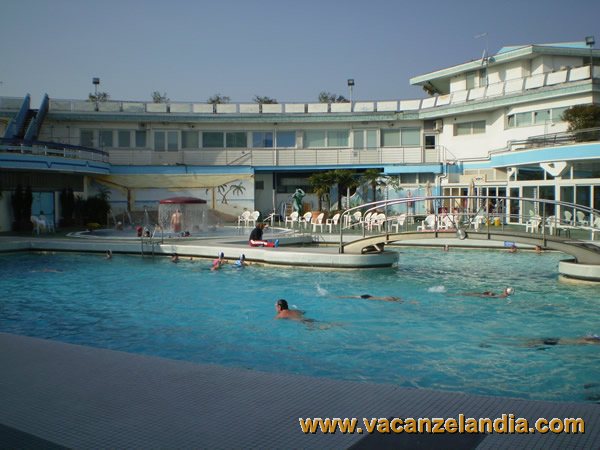 Abano Terme Piscina Comunale.Vacanzelandia Itinerari Diari Di Viaggio Veneto Abano Terme